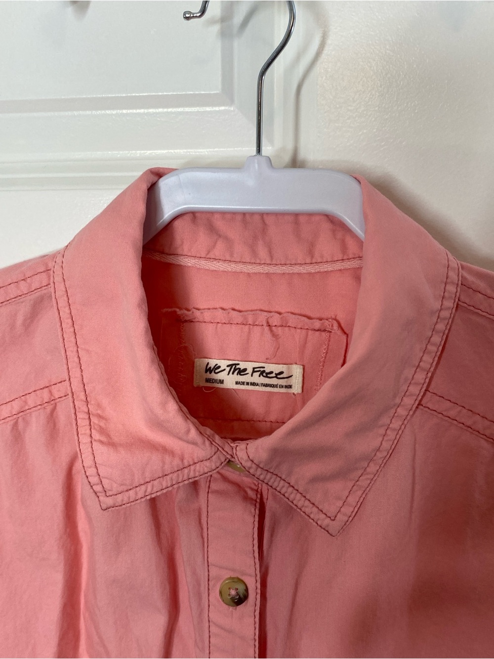 Free People Women’s Button-Down Shirt in Pink/Coral Size Medium - Picture 4 of 4